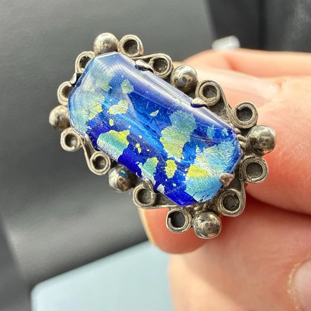 Vintage Mexico Screw Back Earrings Stamped‎ Silver Blue Confetti Art Glass Studs